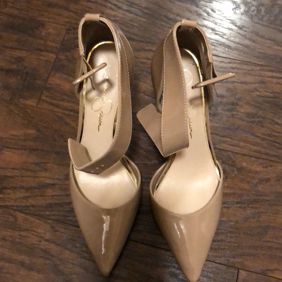Jessica Simpson nude patent leather pumps - Picture 3 of 6